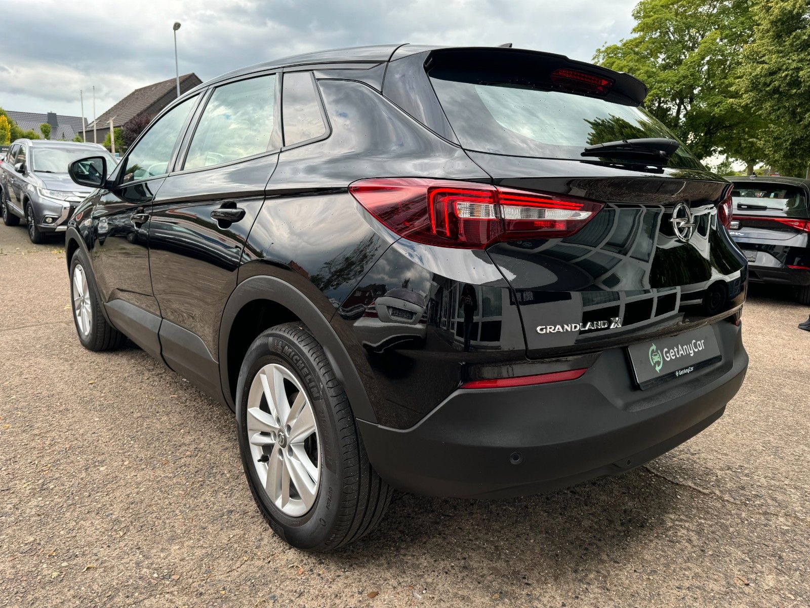 Opel Grandland Business Edition - Samsaru's Car Outlet