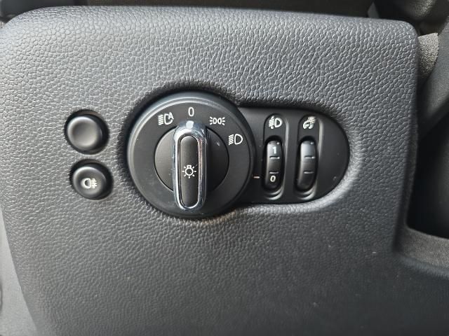 MINI Cooper S - Samsaru's Car Outlet
