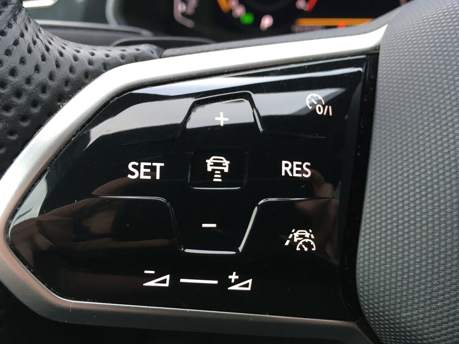 Volkswagen Tiguan R-Line 2.0 TDI 4Motion Leder+Soundsystem+