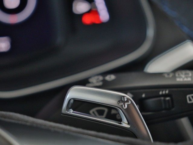 Audi RS 6 Avant Performance 4.0 TFSI PANO+HEAD-U