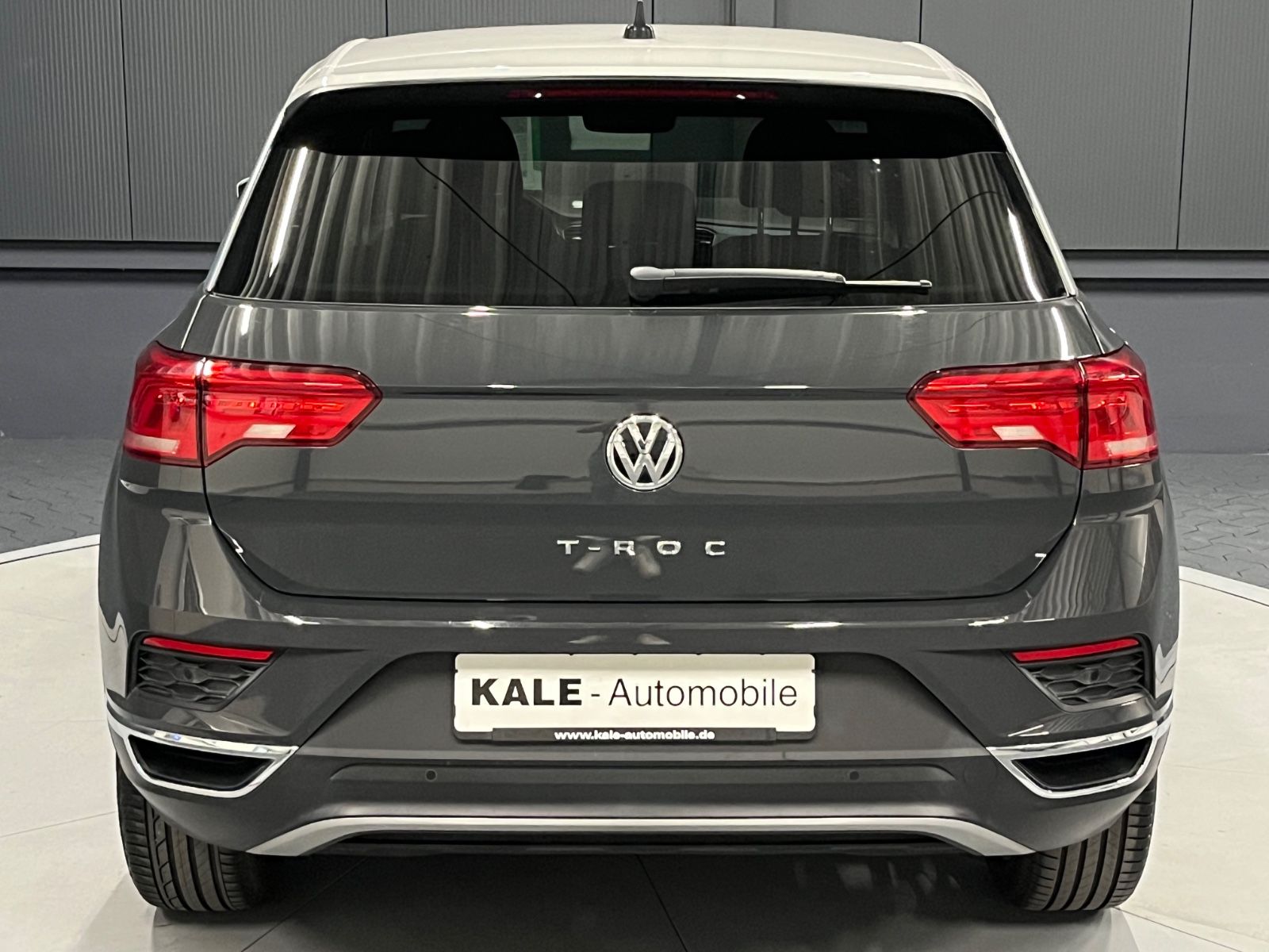 Volkswagen T-Roc 1.5 TSI DSG United - Samsaru's Car Outlet