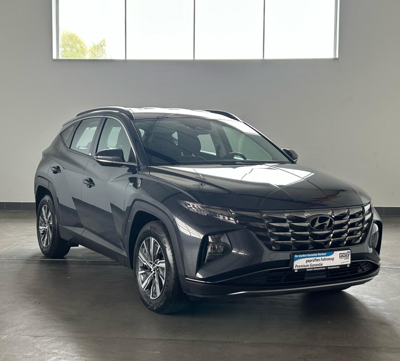 Hyundai Tucson - Samsaru's Car Outlet