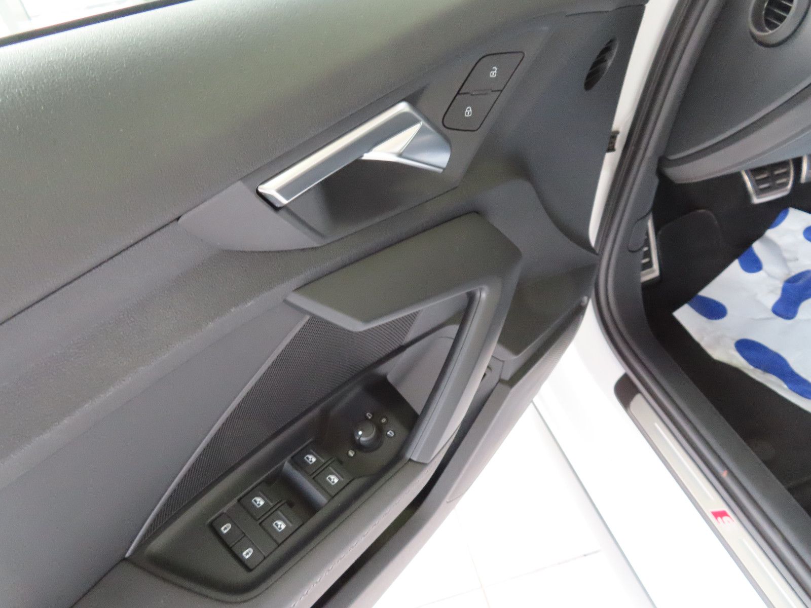 Audi A3 Sportback 40 TFSI e S line - Samsaru's Car Outlet