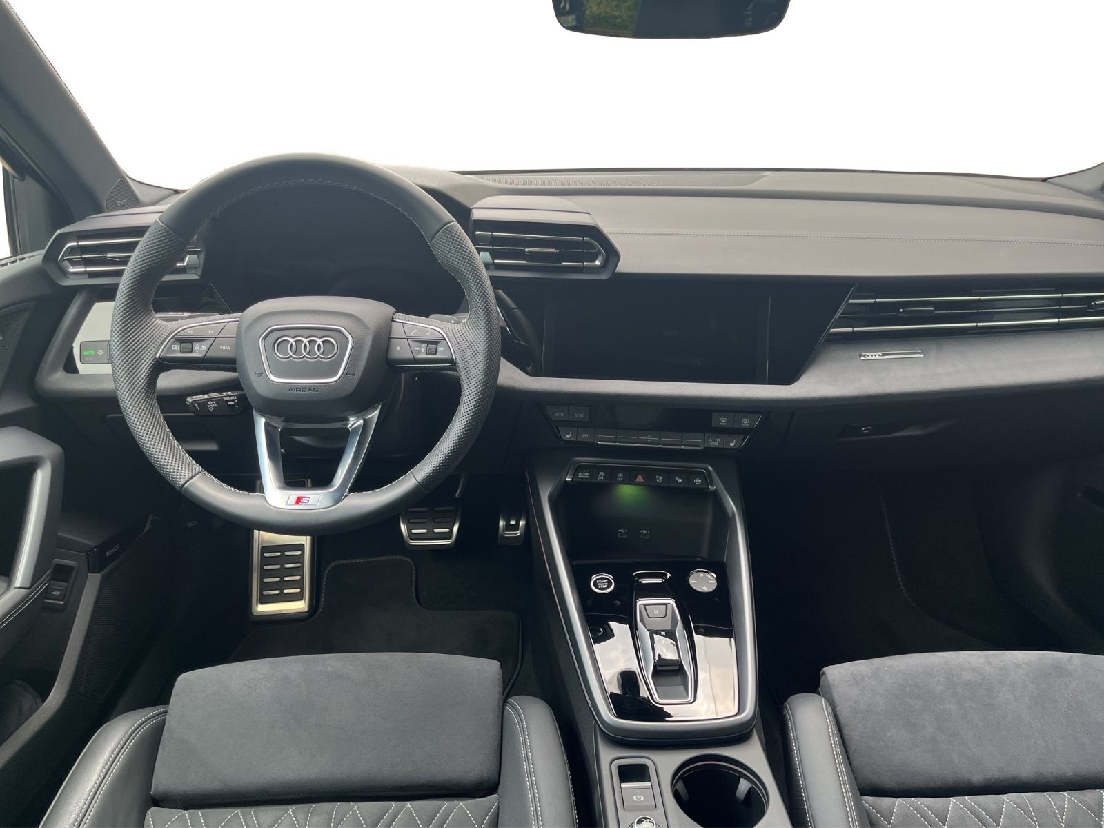 Audi A3 Limousine 35 TFSI S Line - Samsaru's Car Outlet