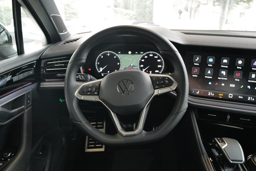 Volkswagen Touareg 3.0TDI R-Line BlackStyle Pano 360° Dynau
