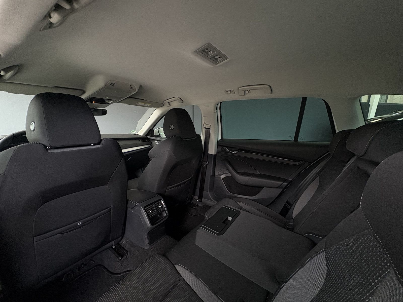Skoda Octavia 2.0 TDI Ambition - Samsaru's Car Outlet