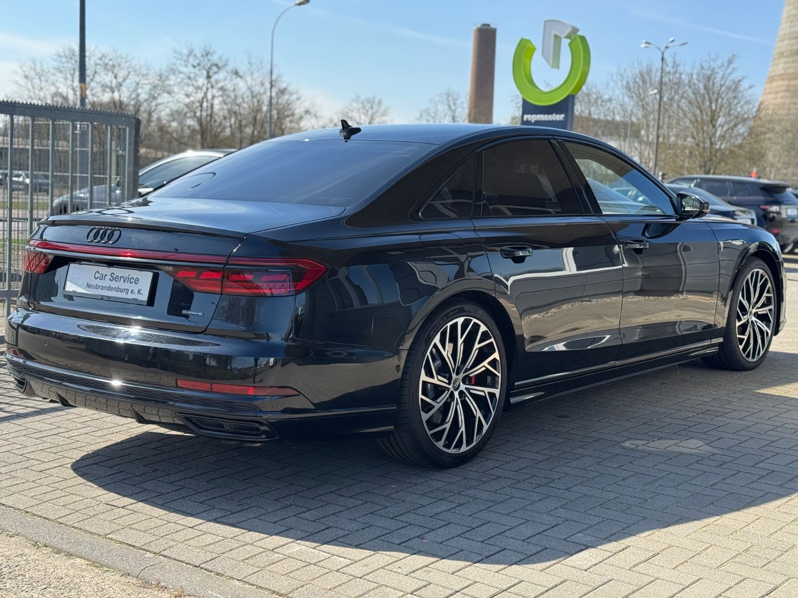 Audi A8L 60 TFSI quattro EXCLUSIVE - Samsaru's Car Outlet