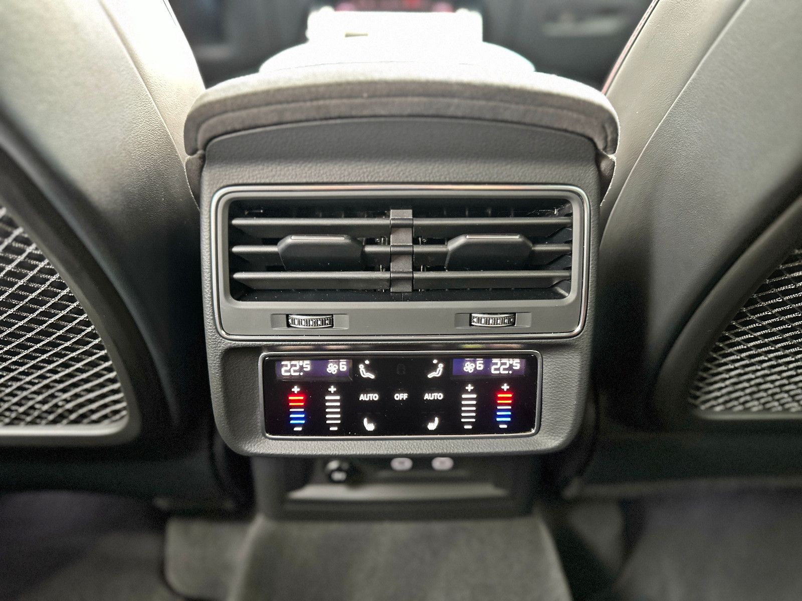 Audi RSQ8 performance 2xCARBON KERAMIK HUD NIGHT OLED
