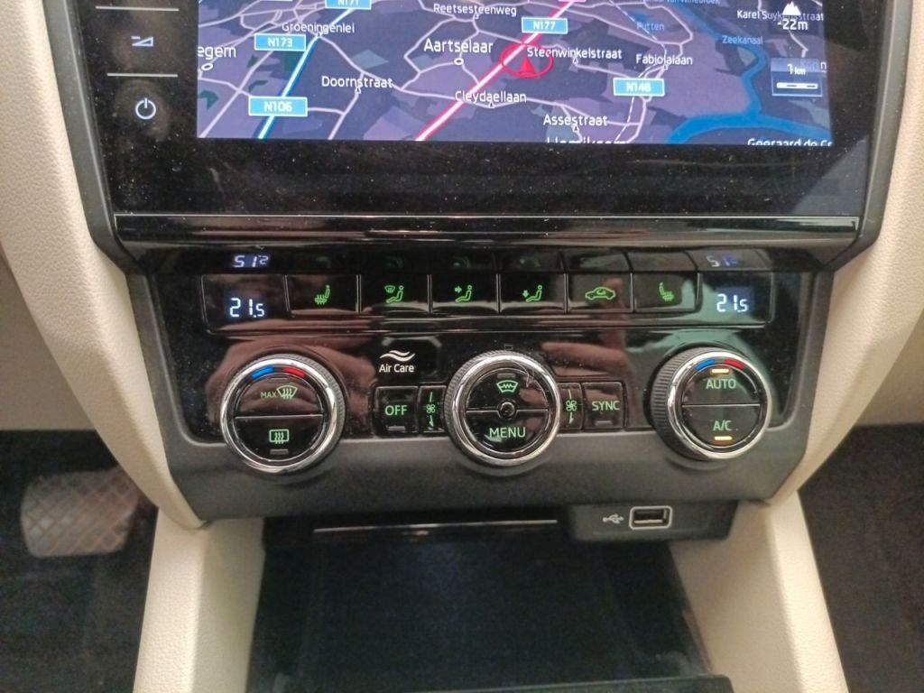 Skoda Octavia Combi Style 1.5TSI - Samsaru's Car Outlet
