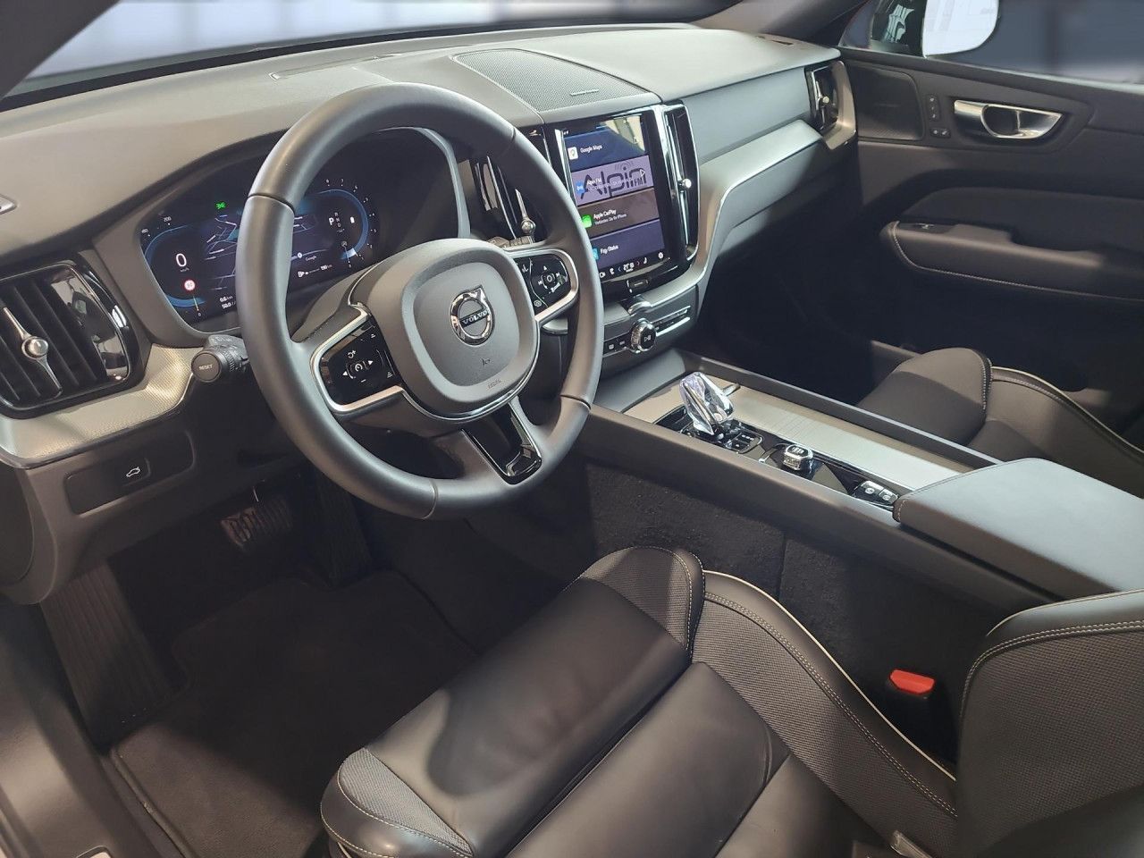 Volvo XC 60 Plus Dark AWD Bluetooth LED Klima