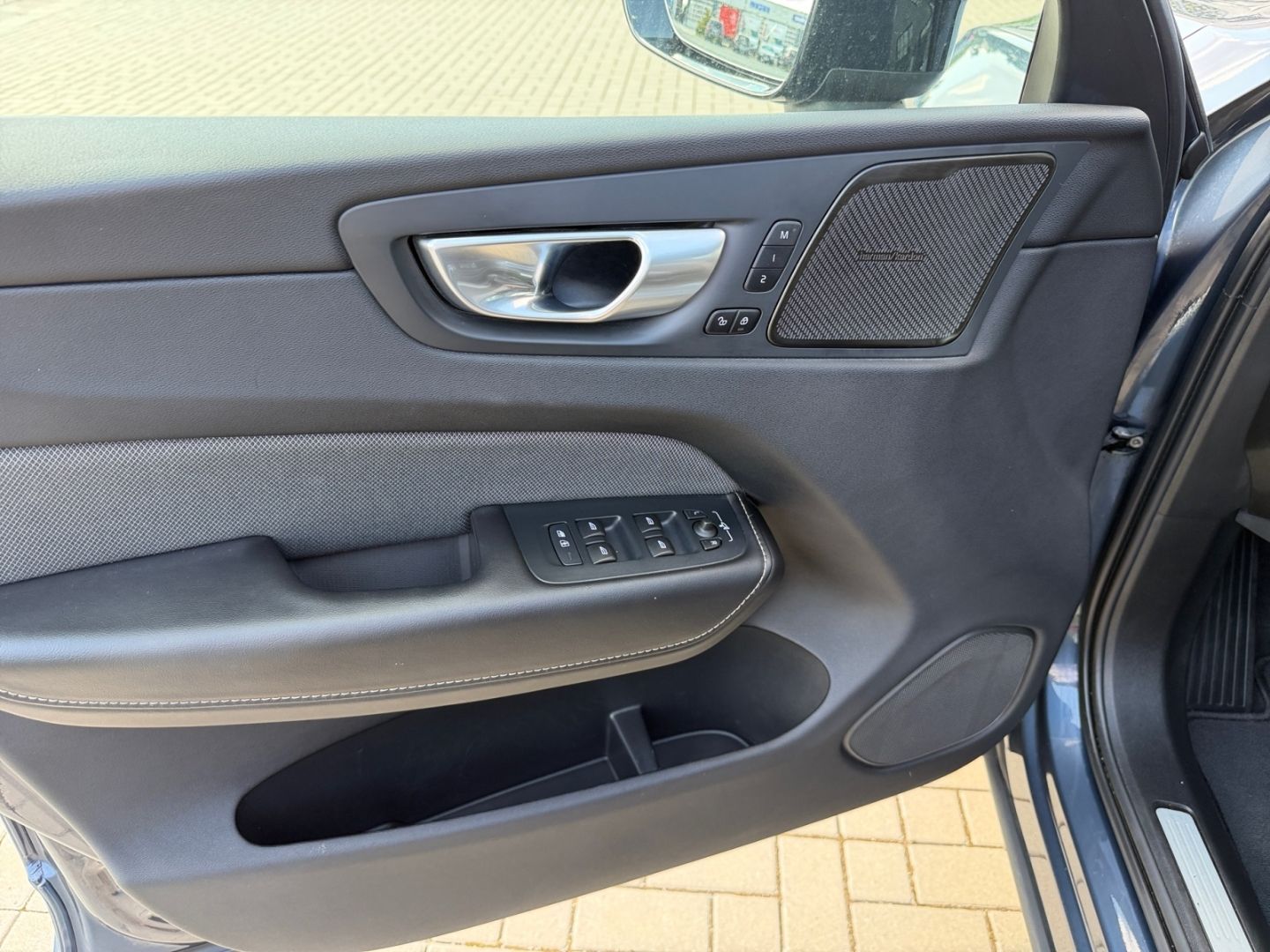 Volvo XC60 Ultimate Dark AWD B4 Diesel HUD StandHZG AH