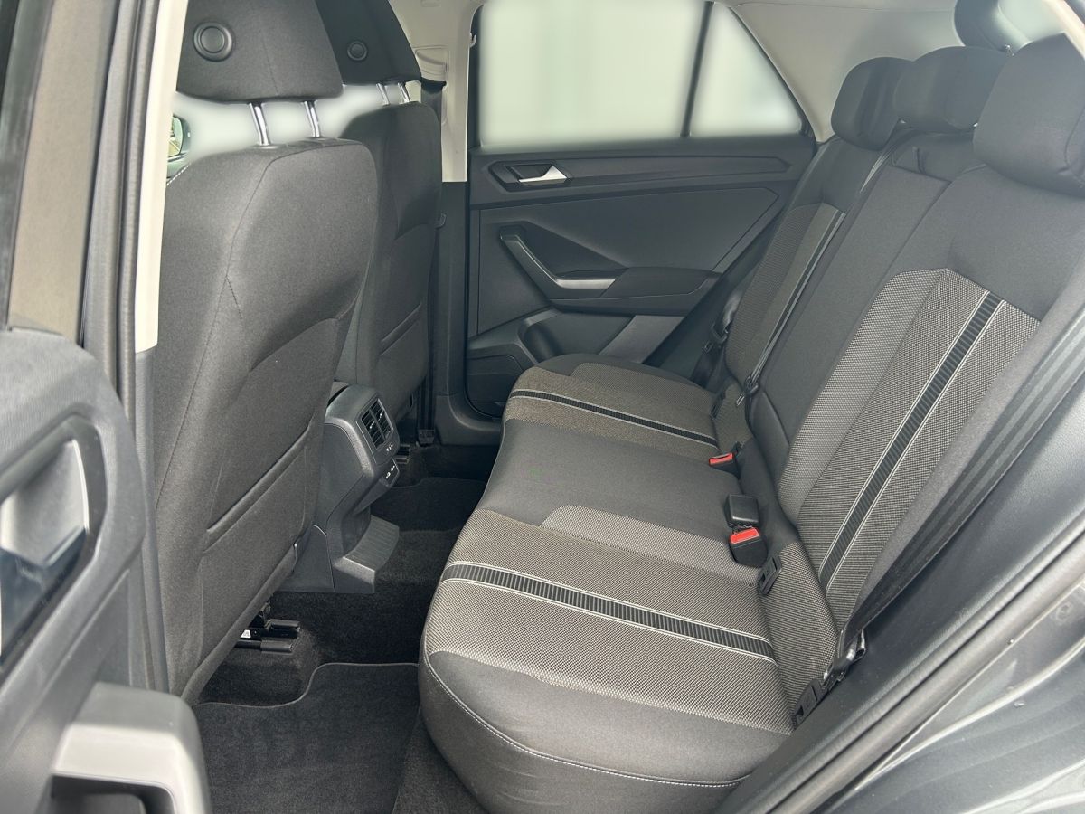 Volkswagen T-Roc 2.0 TDI Style - Samsaru's Car Outlet