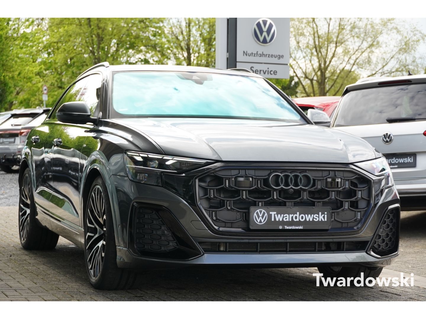 Audi Q8 S line Luftf. AHK PANO Matrix HUD B&O Allr.le