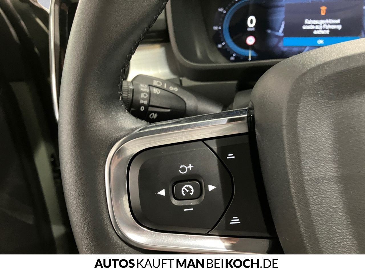 Volvo XC40 B3 DKG Core AHK LED SHZ/LHZ NAVI PDC/CAM!