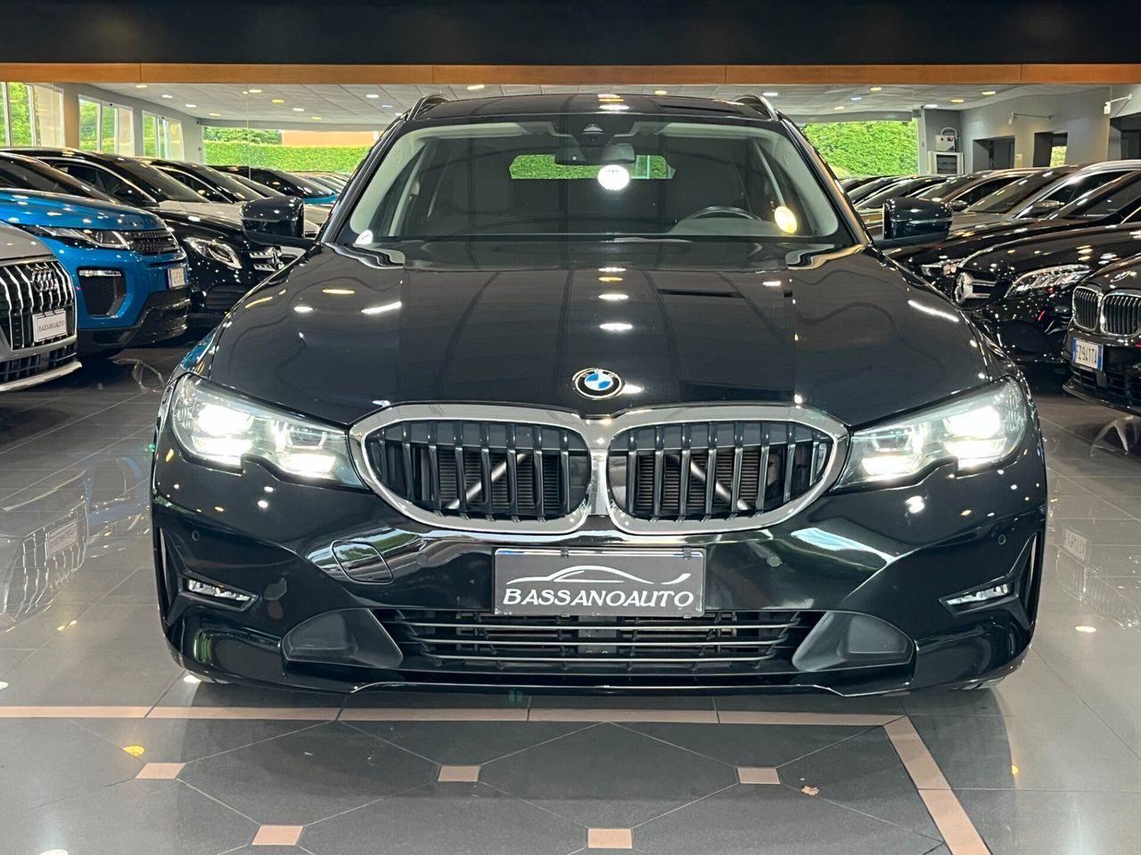 BMW 320d Touring xDrive Business - Samsaru's Car Outlet