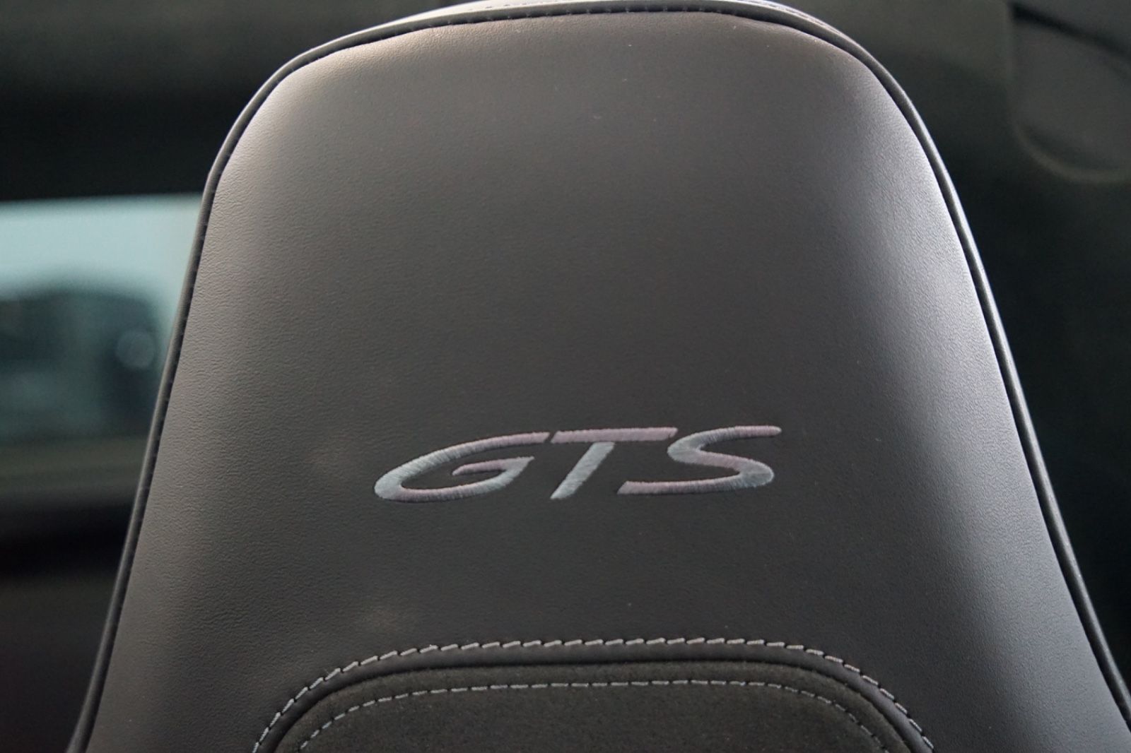 Porsche Targa 4 GTS + MY25 + CARBON + BOSE + 360