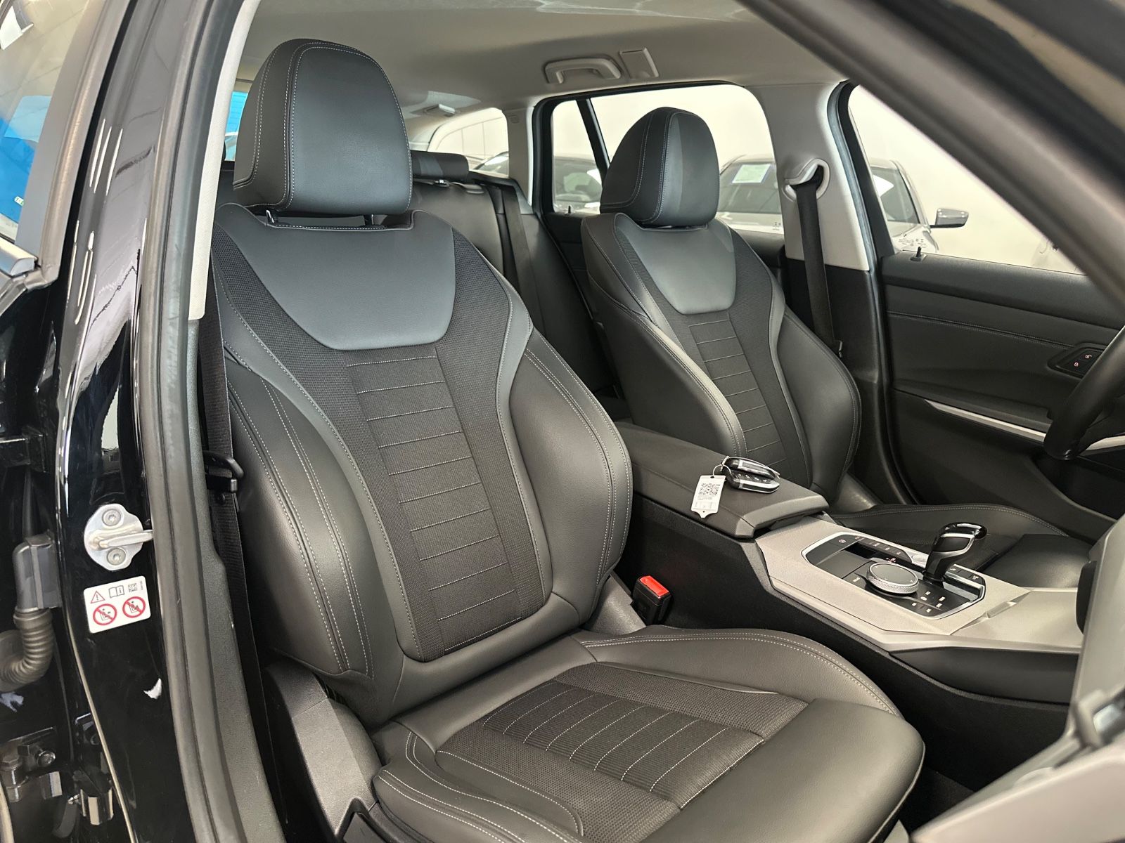 BMW 330e - Samsaru's Car Outlet