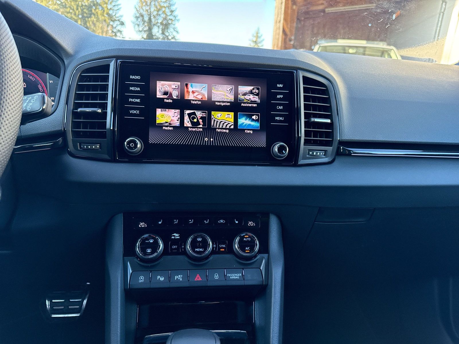 Skoda Karoq Sportline 4x4TDI AHK LED Matrix Gar. 360 G