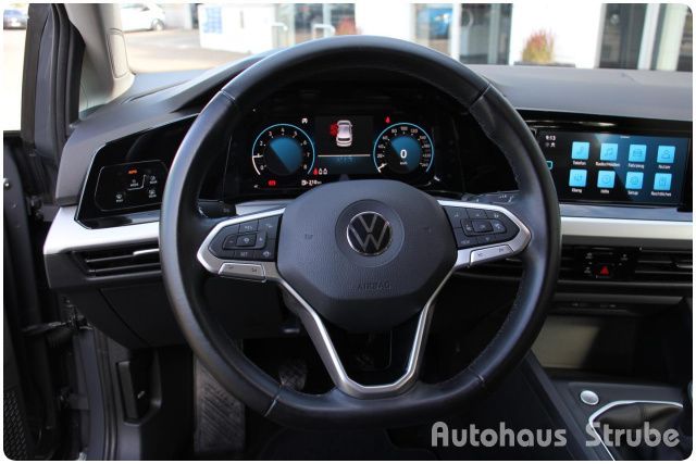 Volkswagen Golf VIII 1.0 TSI - Samsaru's Car Outlet