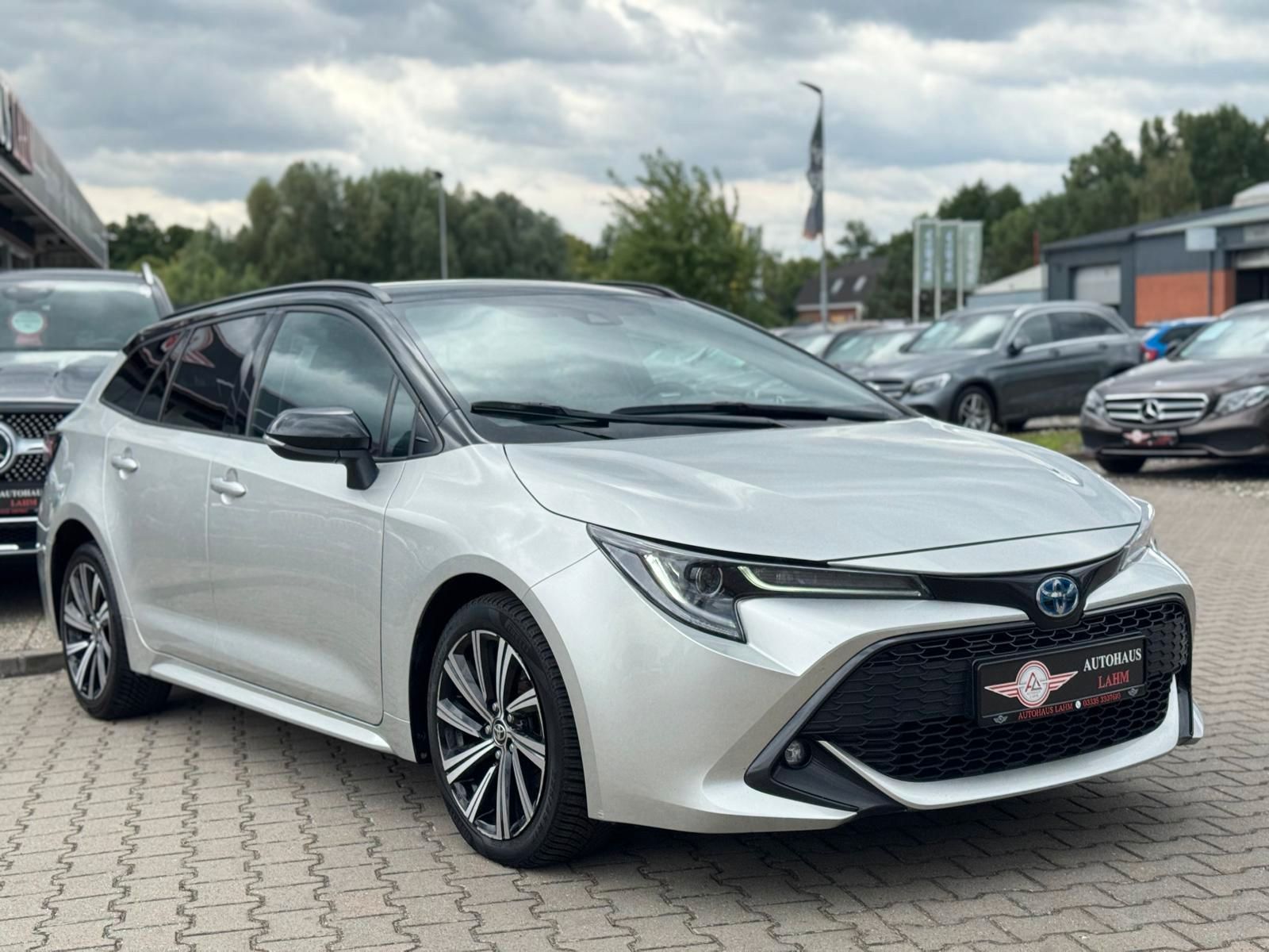 Toyota Corolla Touring Sports Hybrid Business Edition - Samsaru's Car Outlet