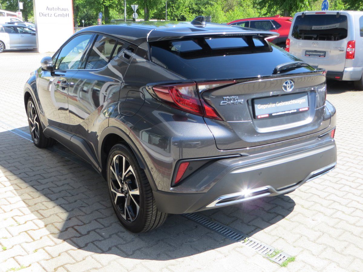 Toyota C-HR 2.0 Hybrid Team - Samsaru's Car Outlet