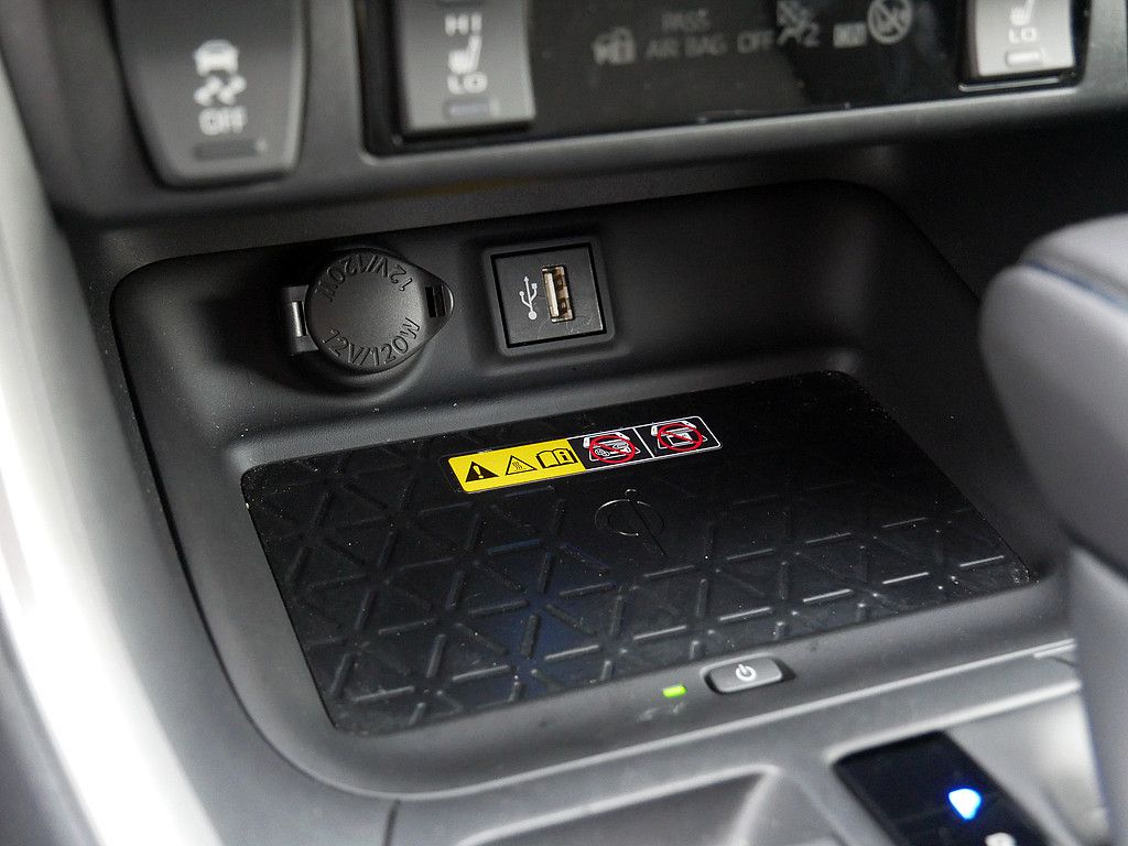 Toyota RAV 4 2.5 Hybrid 4x2 Style KAMERA NAVI ACC LED