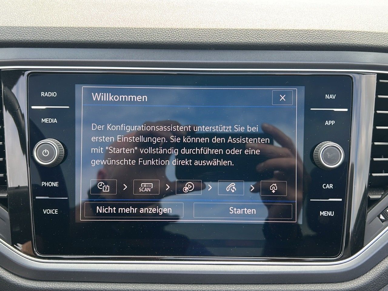 Volkswagen T-Roc R-Line Edition Plus - Samsaru's Car Outlet