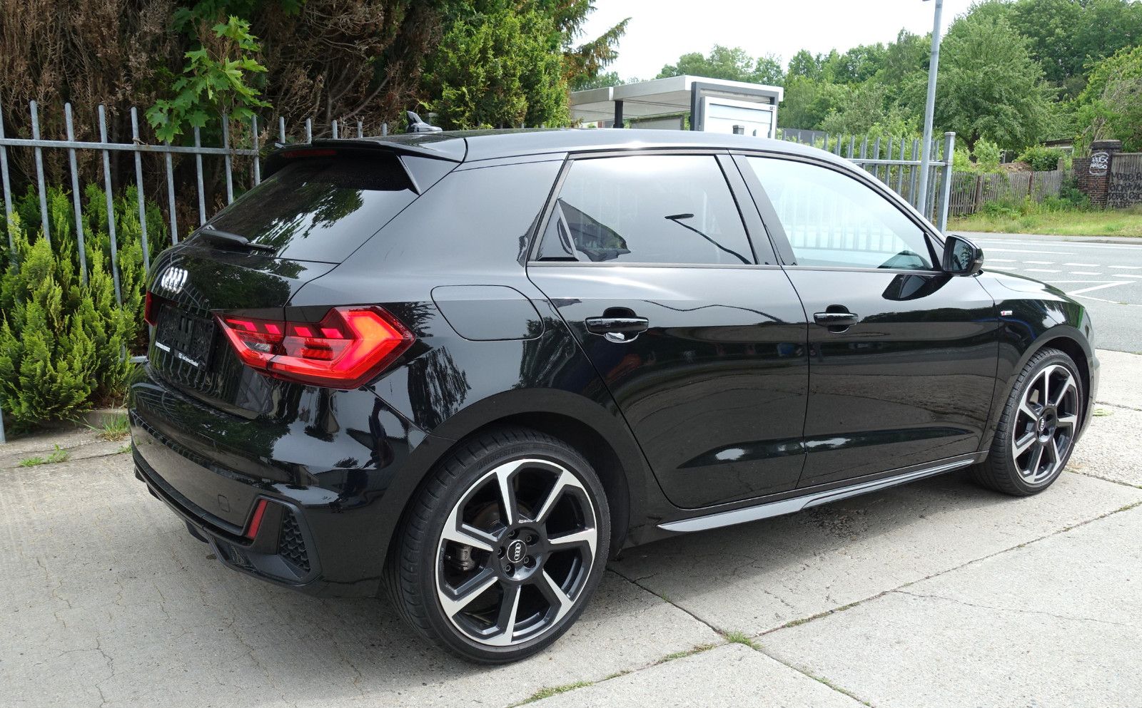Audi A1 30 TFSI S line Sportback - Samsaru's Car Outlet