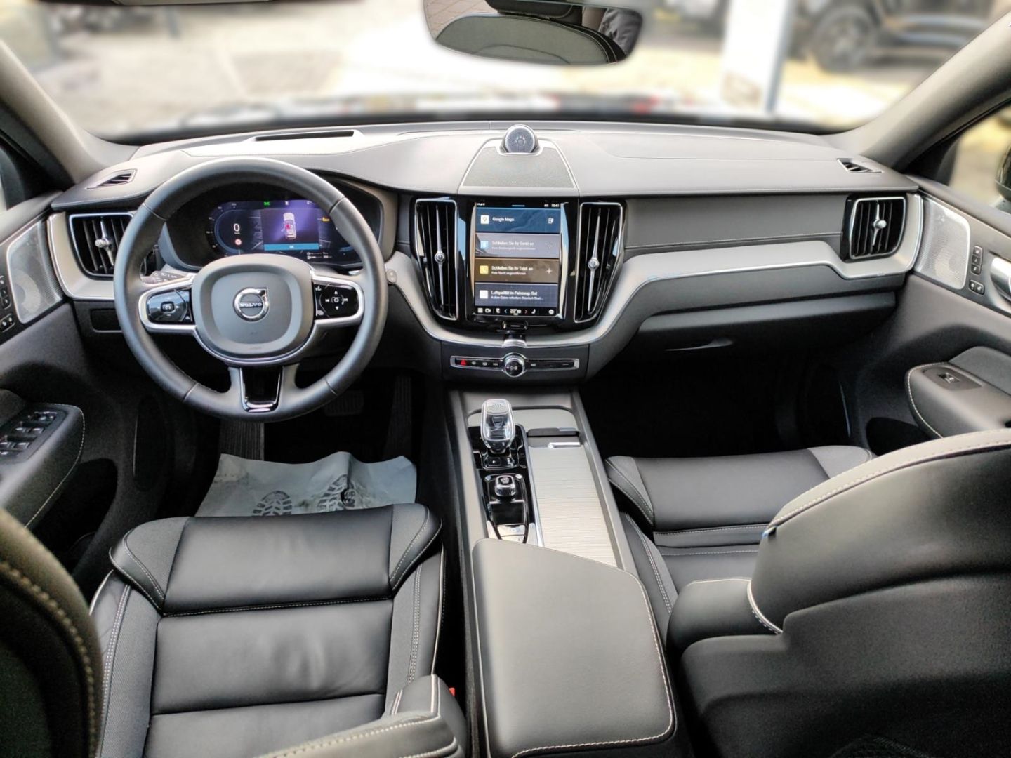 Volvo XC60 T8 Ultra Black Edition Recharge Plug-In Hyb