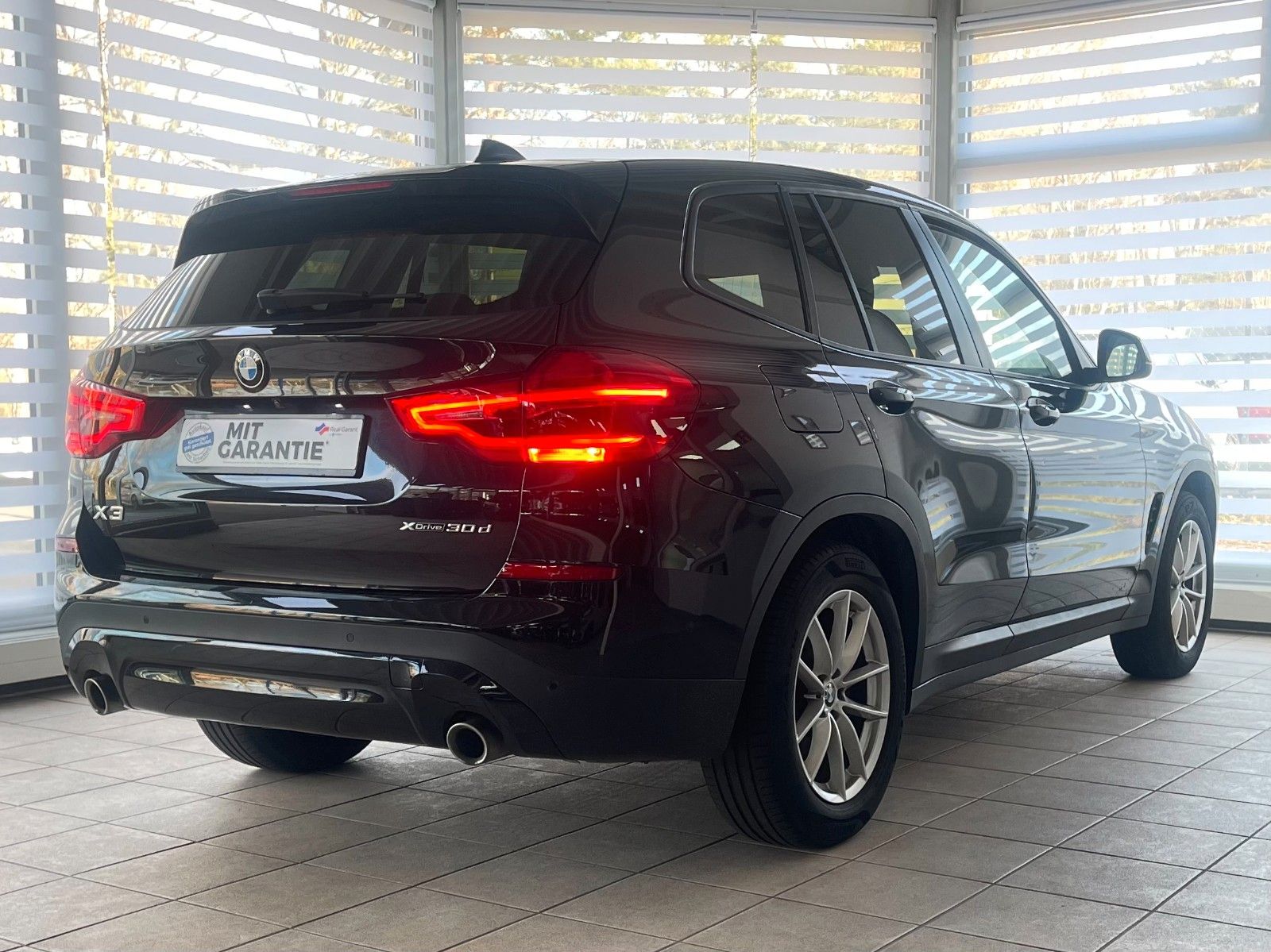 BMW X3 xDrive 30d Sport - Samsaru's Car Outlet