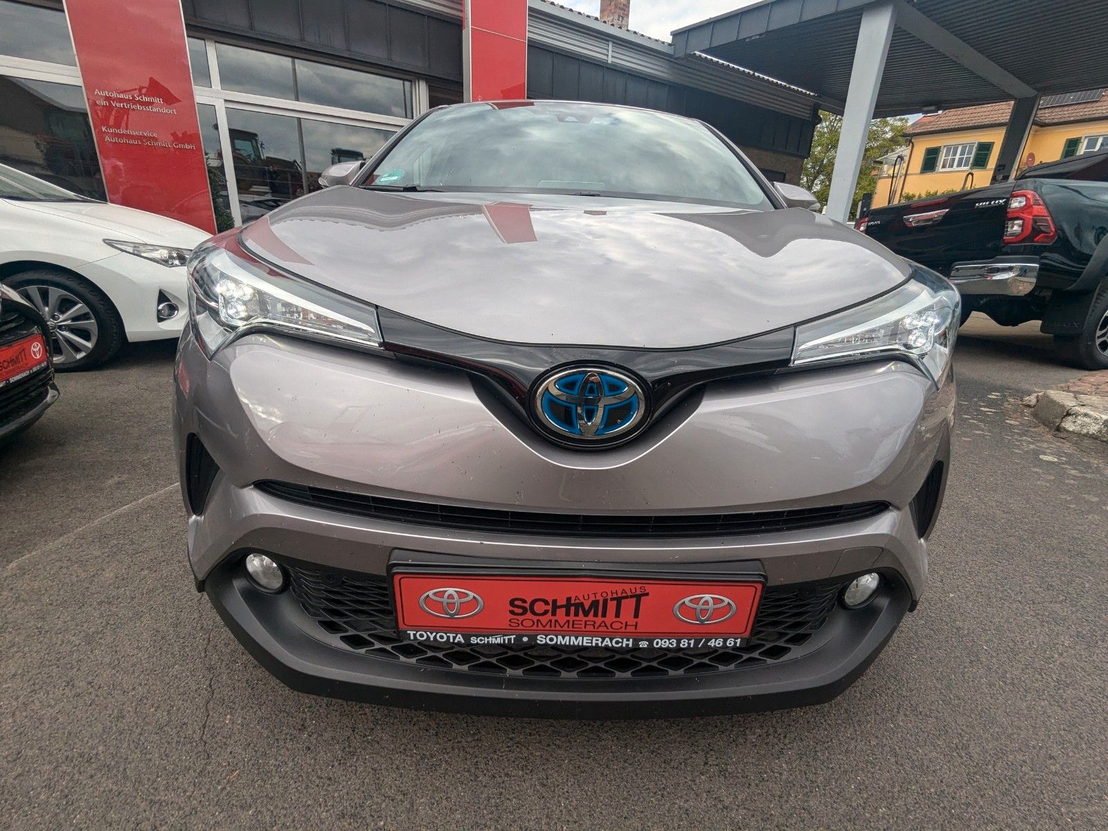 Toyota C-HR Hybrid Club - Samsaru's Car Outlet