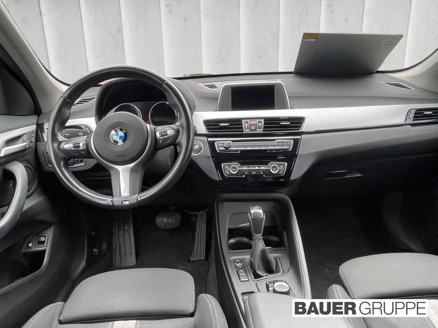 BMW X1 xDrive25e Memory Sportsitze Komfortzugang - Samsaru's Car Outlet