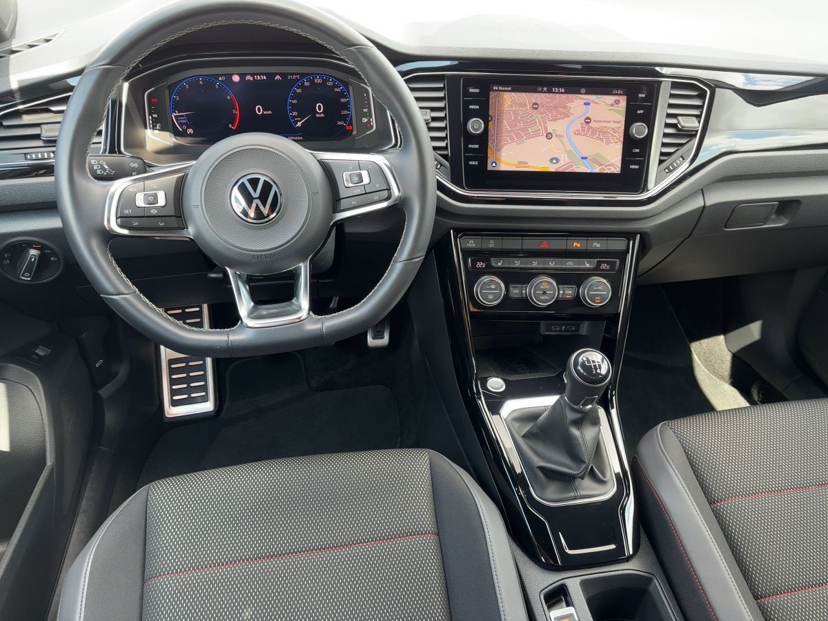 Volkswagen T-Roc 1.5 TSI Sport - Samsaru's Car Outlet