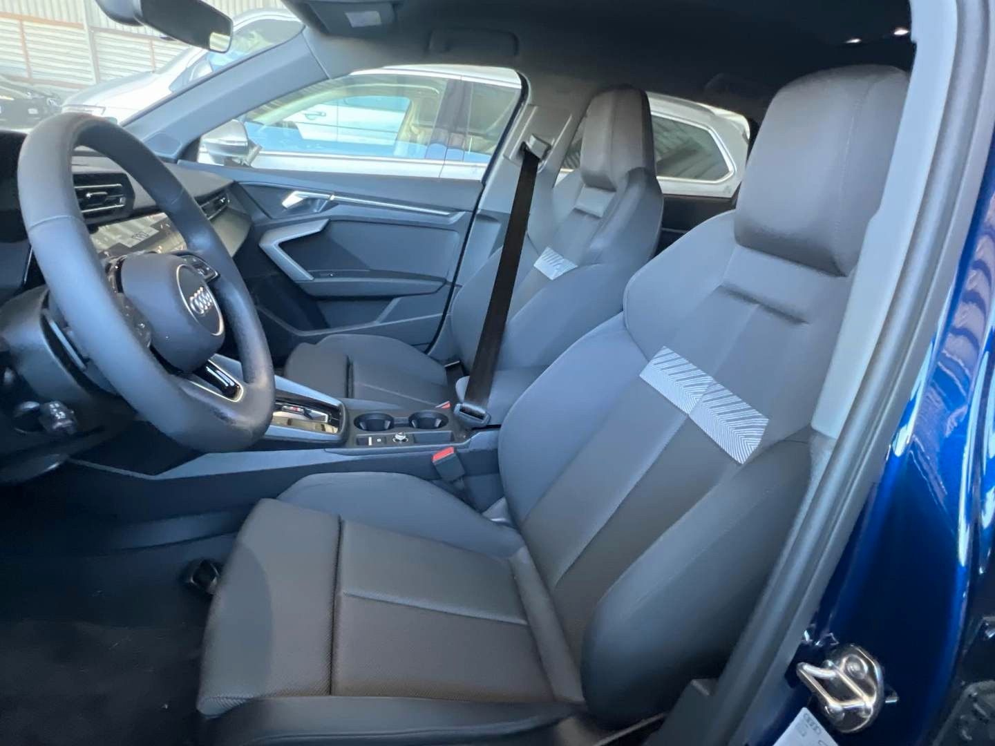 Audi A3 S-Tronic Sportback-Klimaaut-Navi-360°-SH-17"