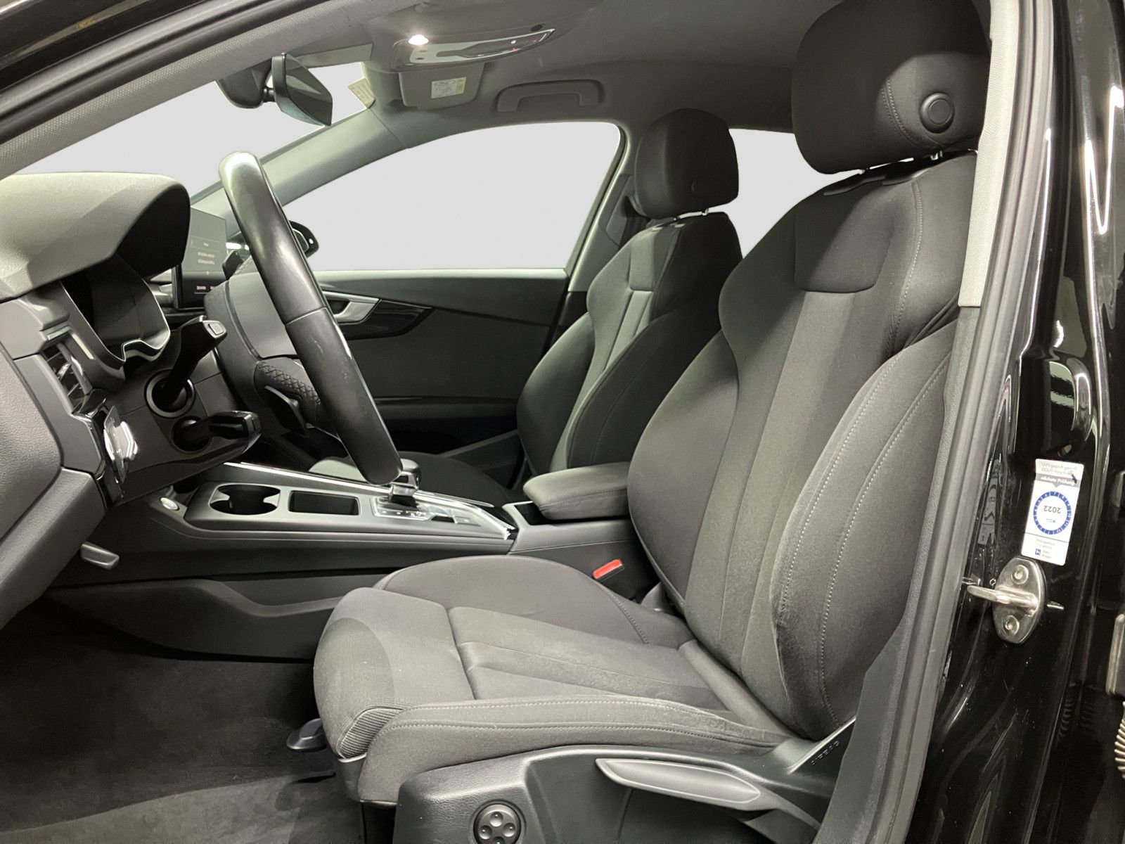 Audi A4 35 TDI Avant S line - Samsaru's Car Outlet