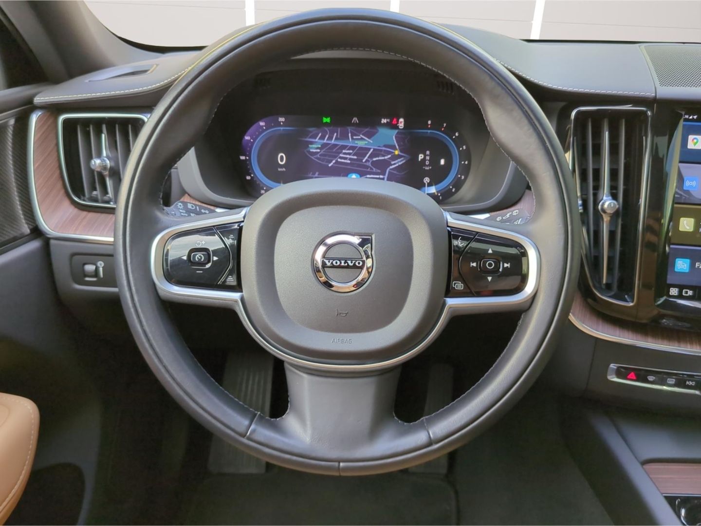 Volvo XC60 B6 AWD Inscription *Luft*SH*Pano*Nappa*