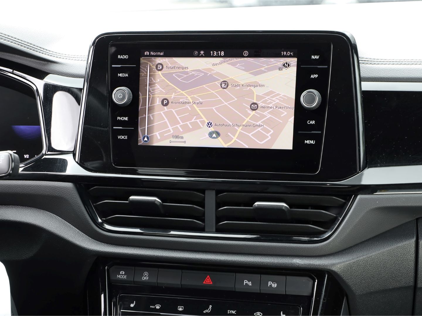 Volkswagen T-Roc R-LINE BLACK - Samsaru's Car Outlet