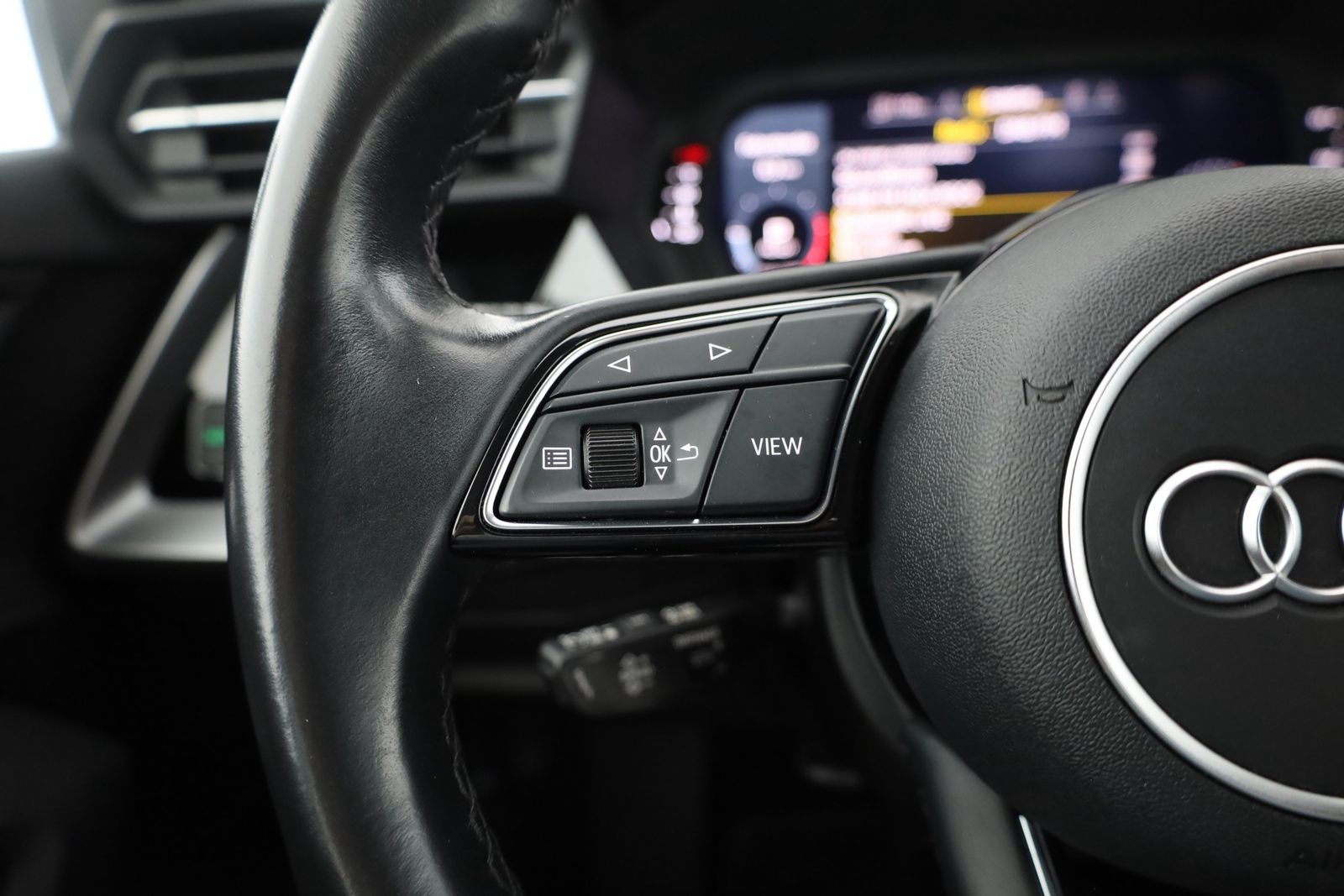 Audi A3 35 TDI S-Tronic Limousine LED Navi AHK Tempo