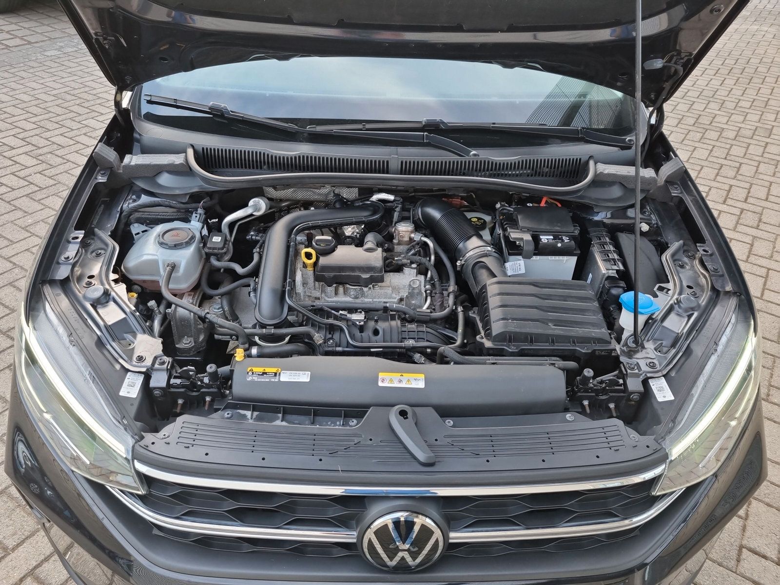 Volkswagen Taigo 1.0 TSI Life - Samsaru's Car Outlet