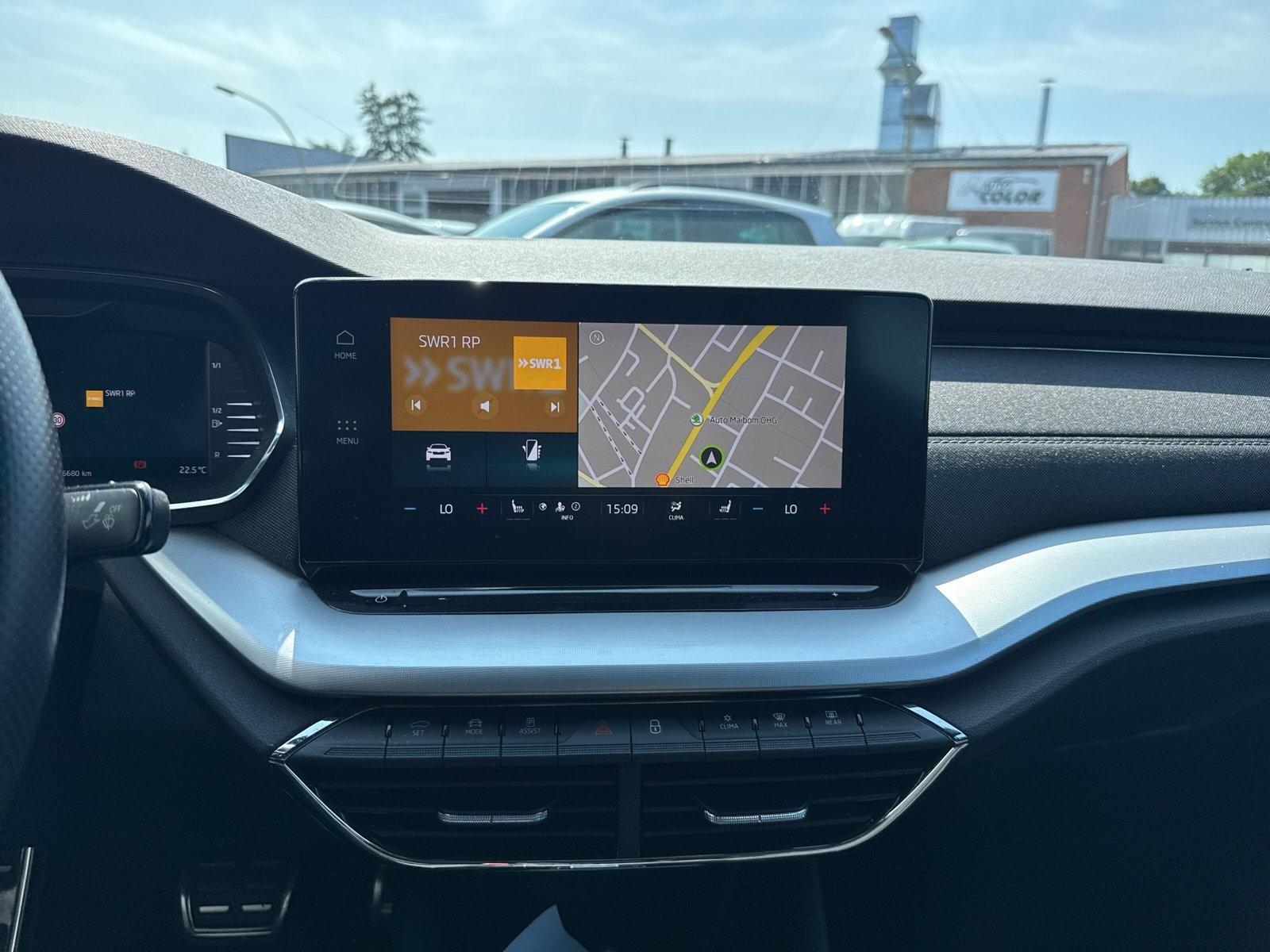 Skoda Octavia First Edition KEYLESS LED ACC LENKHZ PDC