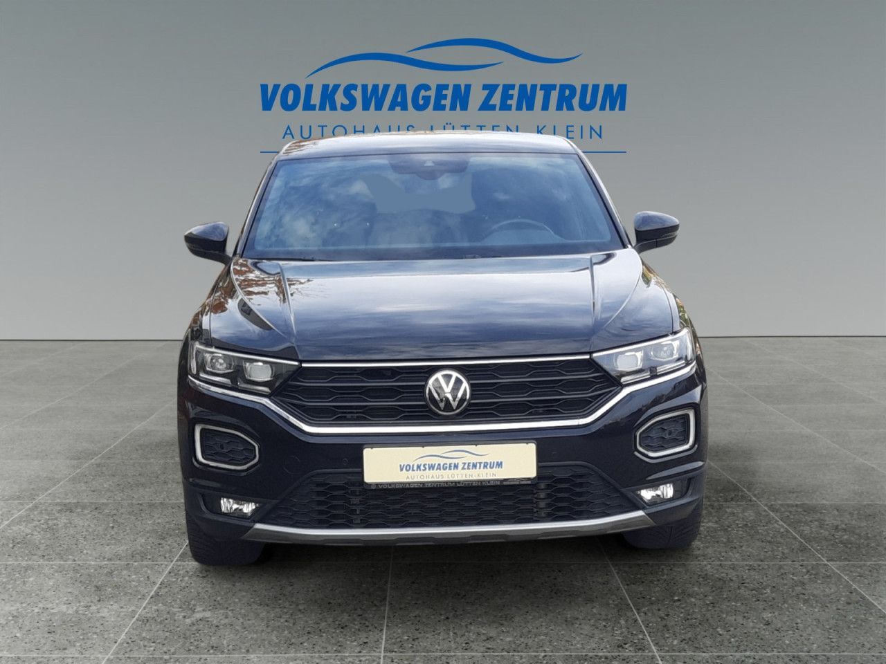 Volkswagen T-Roc 1.5 TSI Sport - Samsaru's Car Outlet