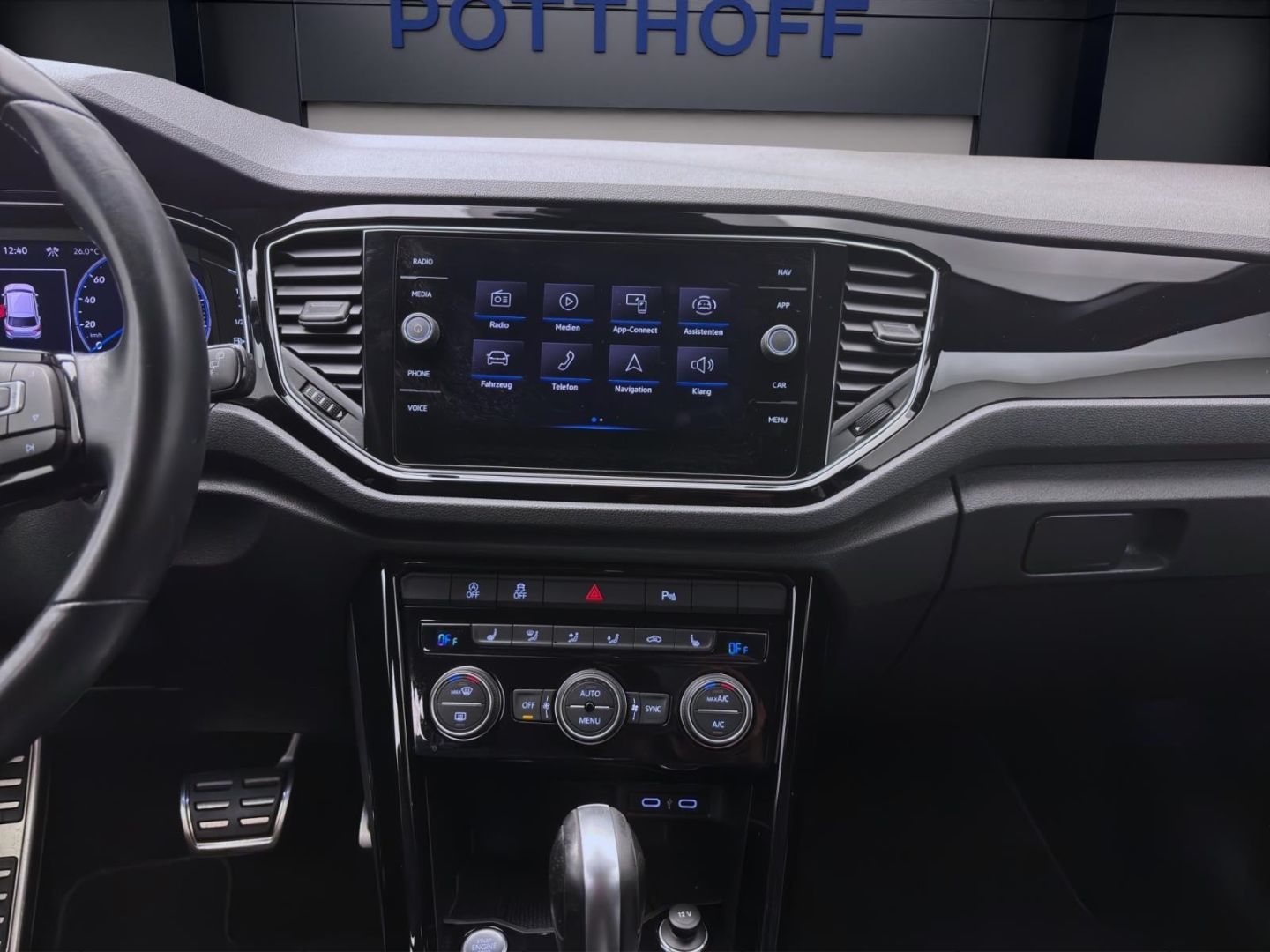 Volkswagen T-Roc 2.0 TSI DSG 4M - Samsaru's Car Outlet