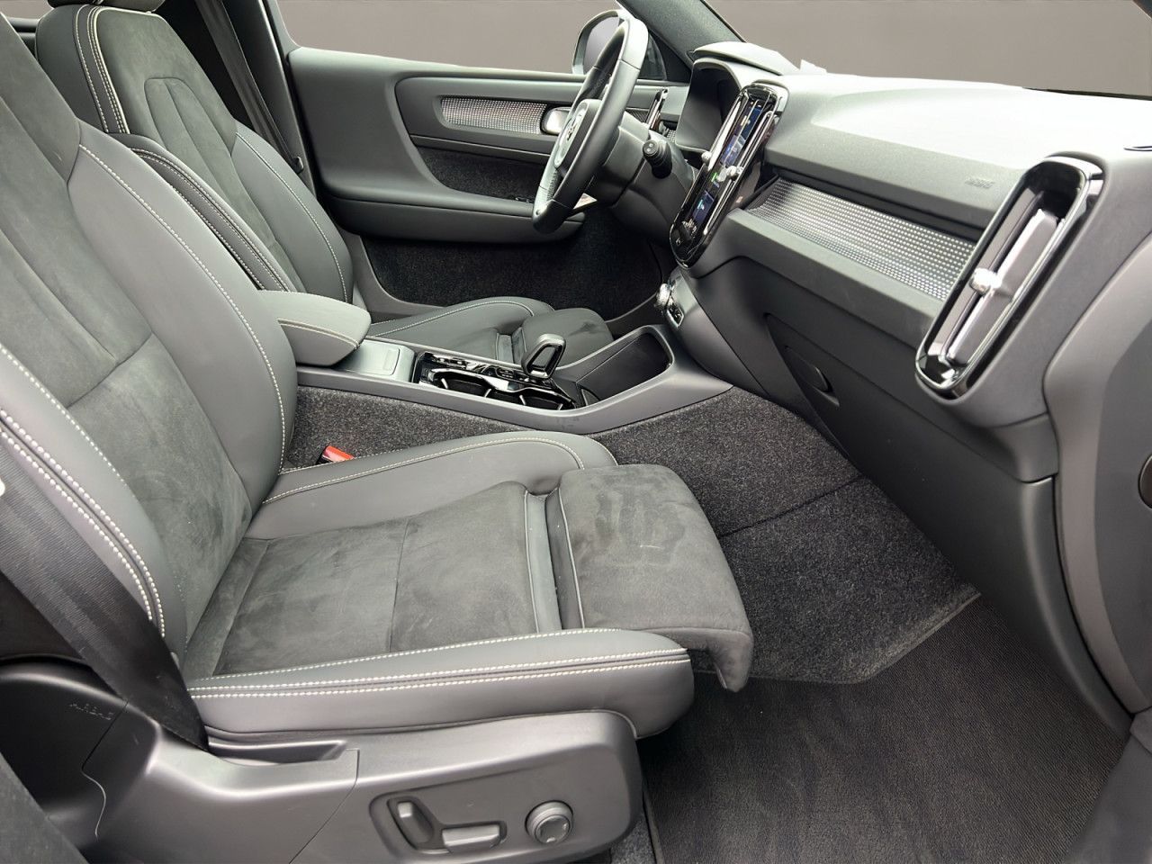 Volvo XC40 B3 Ultra Black Edition AHK BUSINESS PAKET