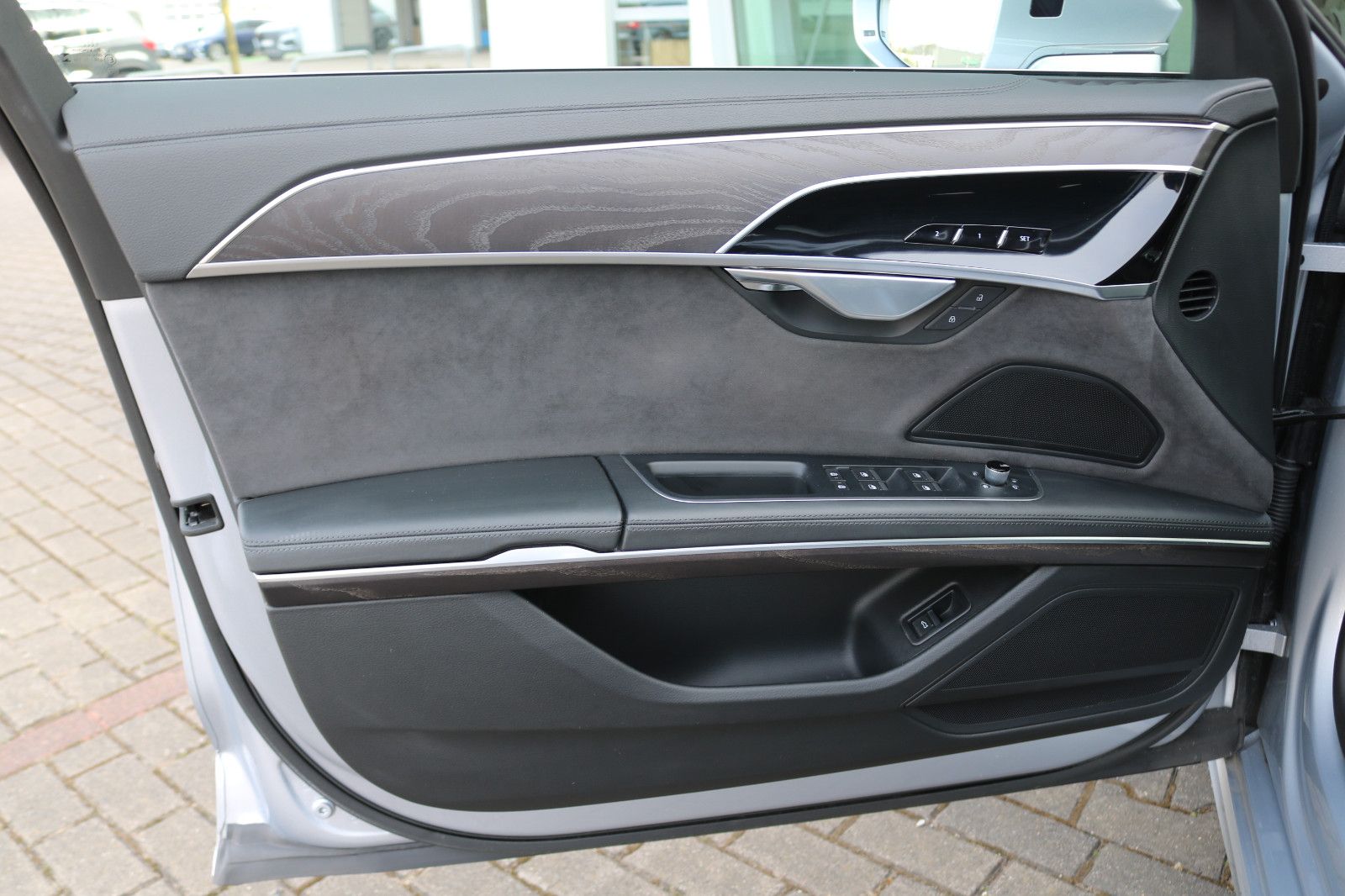 Audi A8 L 50 TDI quattro Lang - Samsaru's Car Outlet