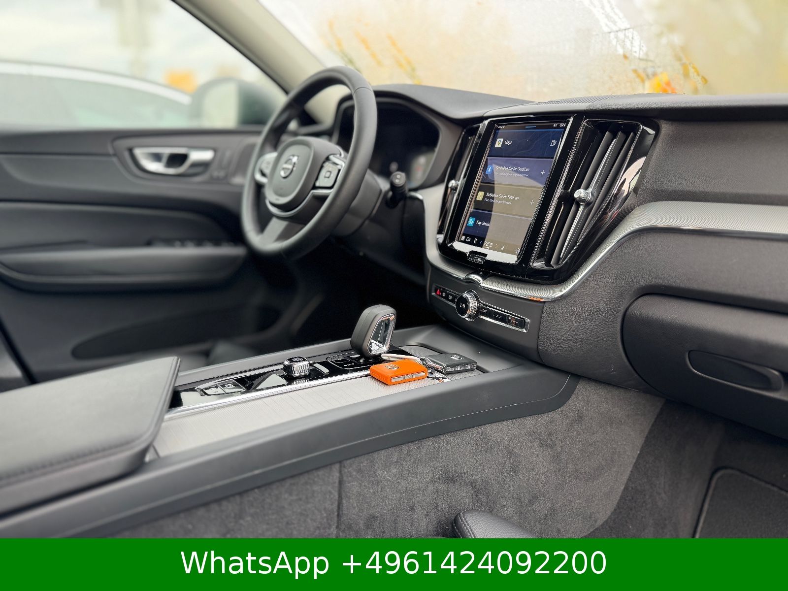 Volvo XC60 Plus Dark AWD AHK|KAMERA|H&K