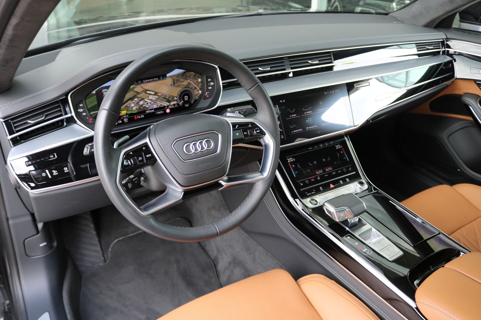 Audi A8 L 60 TFSI e Lang S line - Samsaru's Car Outlet