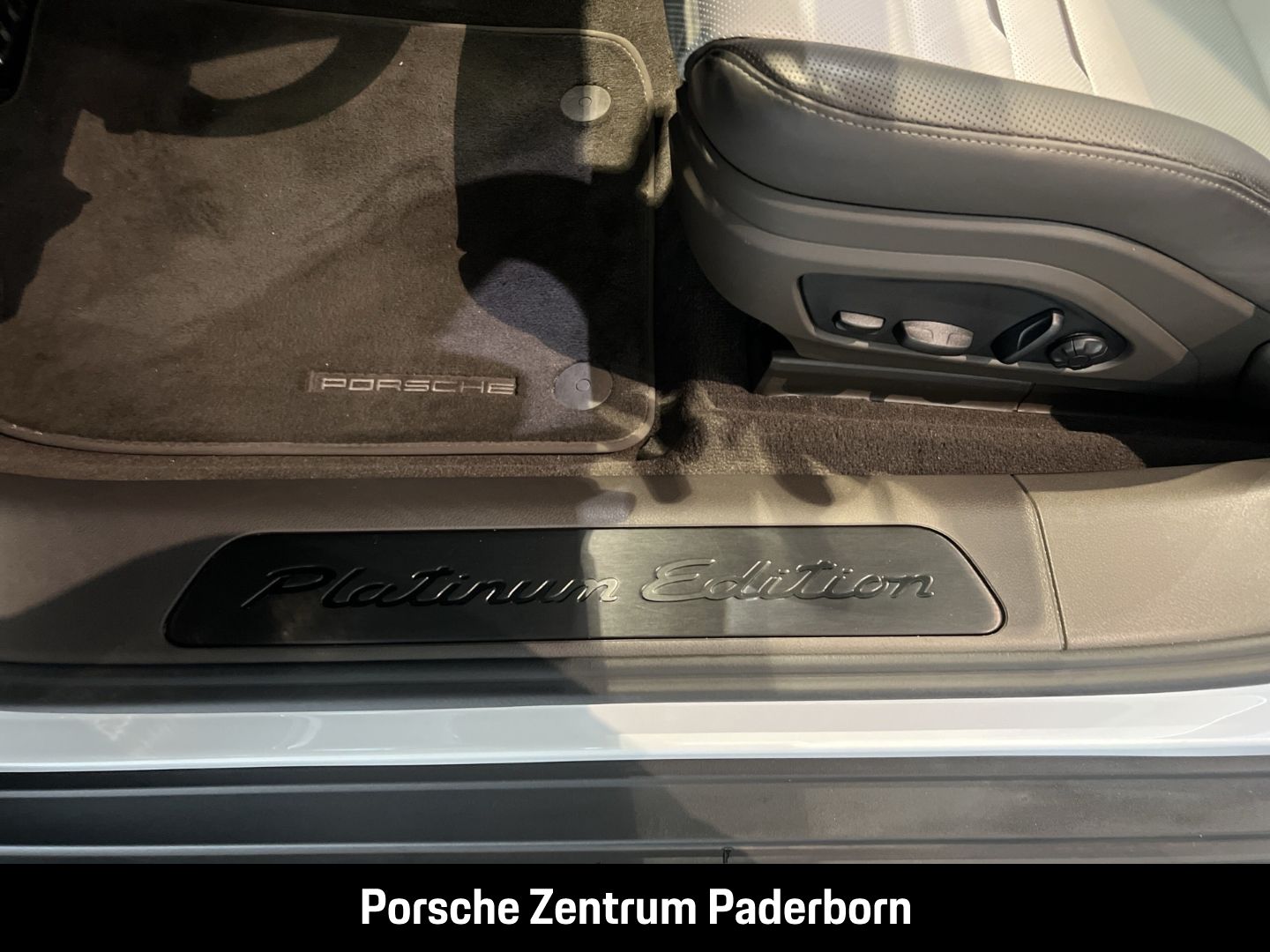 Porsche Panamera 4 E-Hybrid Sport Turismo Platinum Editi