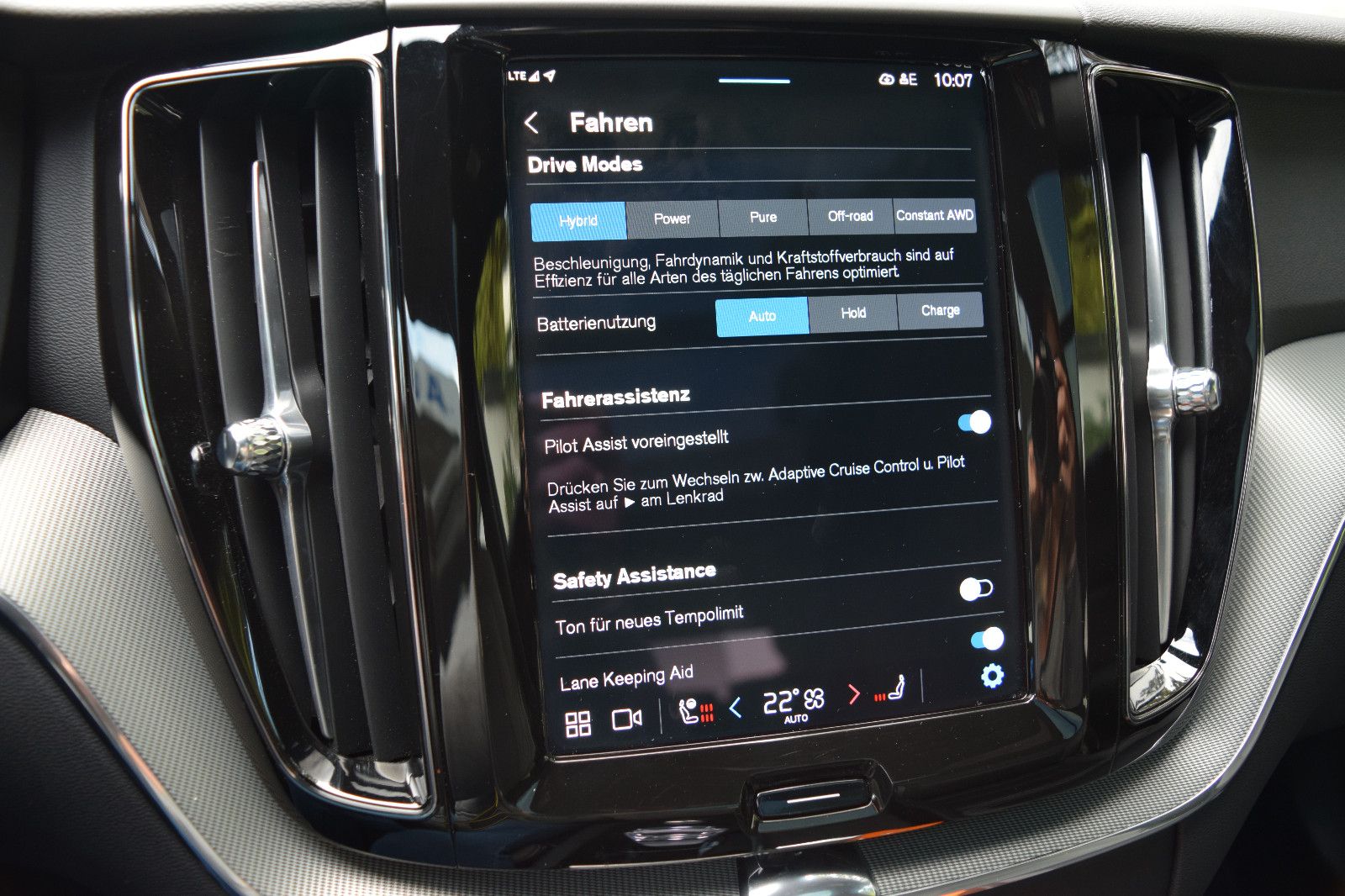 Volvo XC60 T6Plus Black Edition,AHK,Pano,360°K,H&K,21"