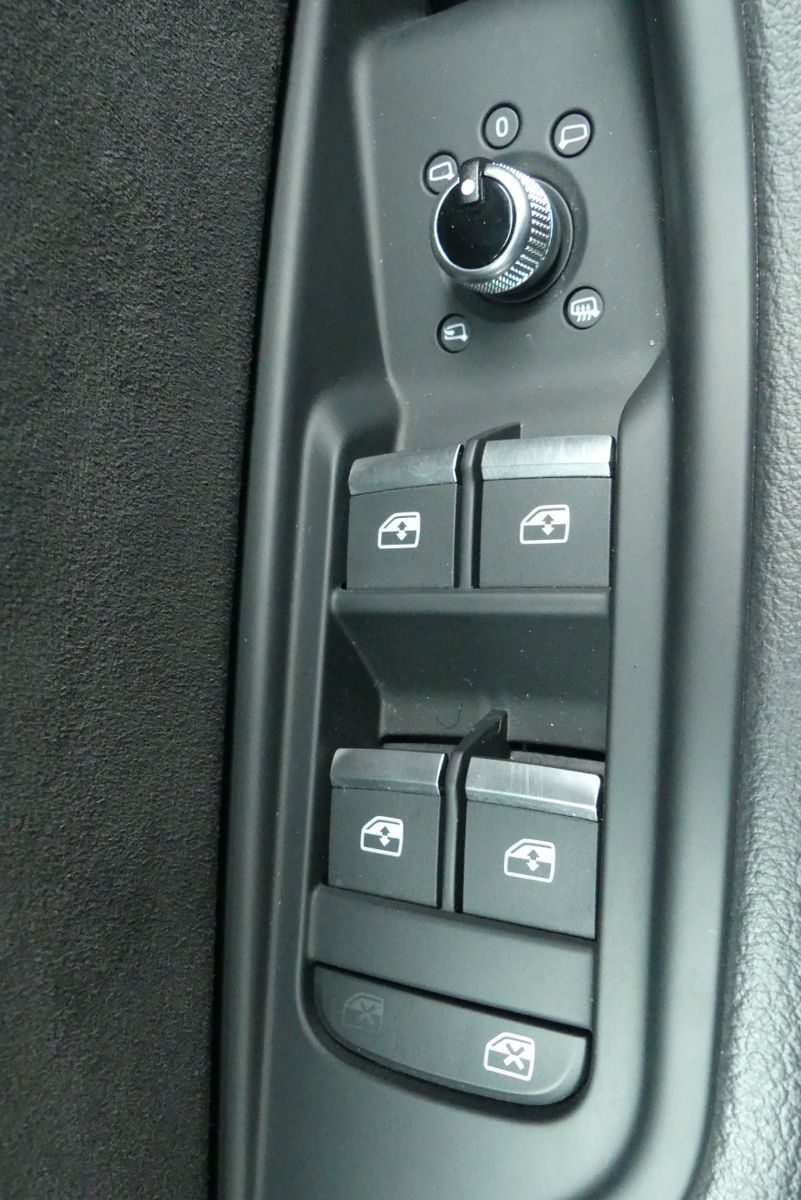 Audi A4 40 TFSI quattro S-Line - Samsaru's Car Outlet