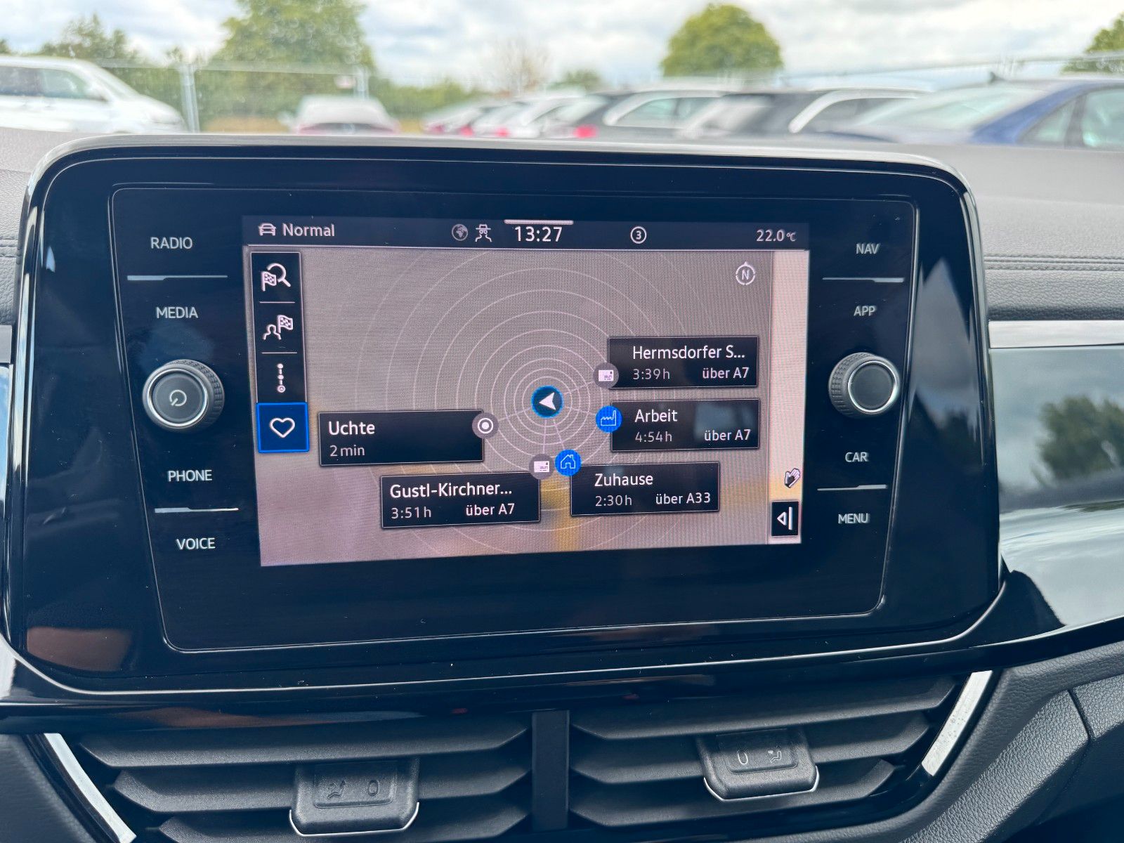 Volkswagen T-Roc R-Line - Samsaru's Car Outlet